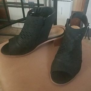 Torrid black heels size 9.5